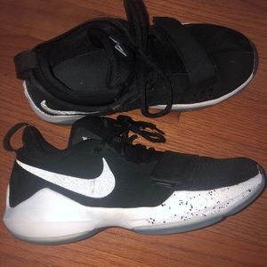 Women’s Nike PG 2.5 Basketball Shoes